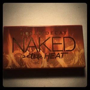 Petite heat eyeshadow palette